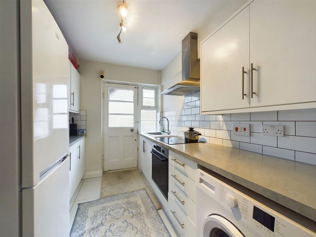 Property photo 3 of 8 Cam04100G0-Pr0016-St