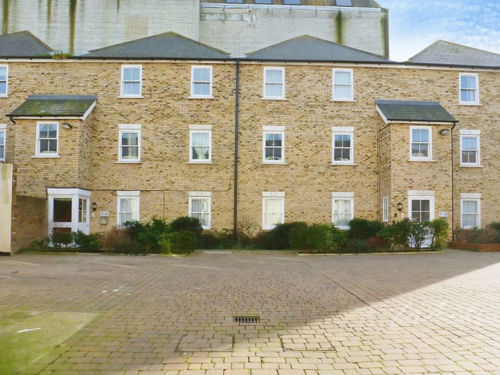 Property photo 1 of 7 Front