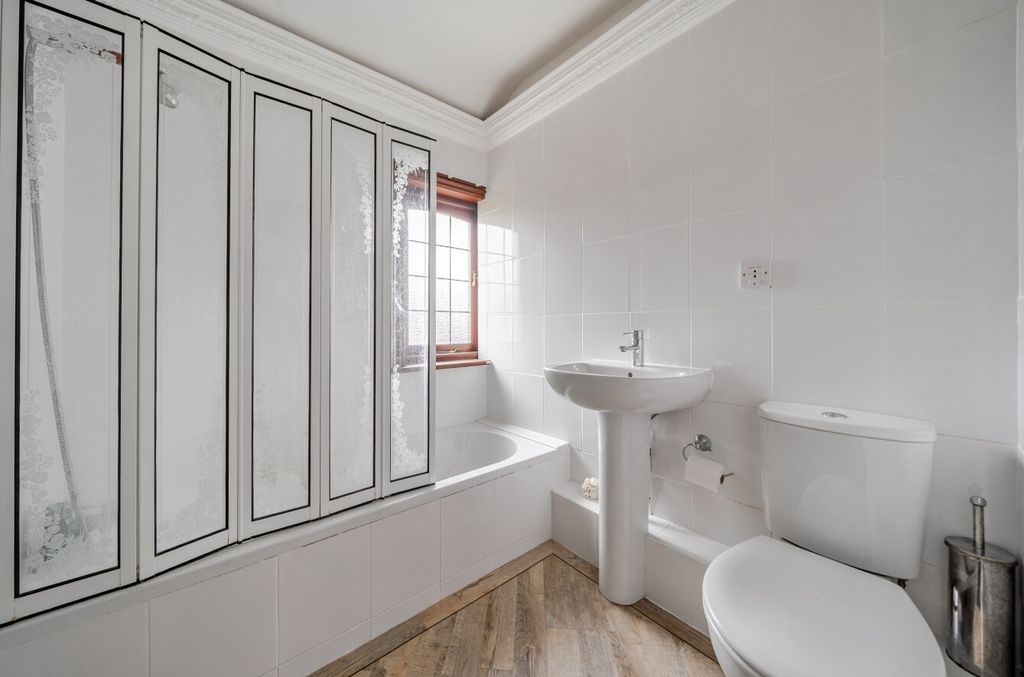 Additional image 10 of 4 bed detached house for saleThe Avenue, Fareham, Hampshire PO14