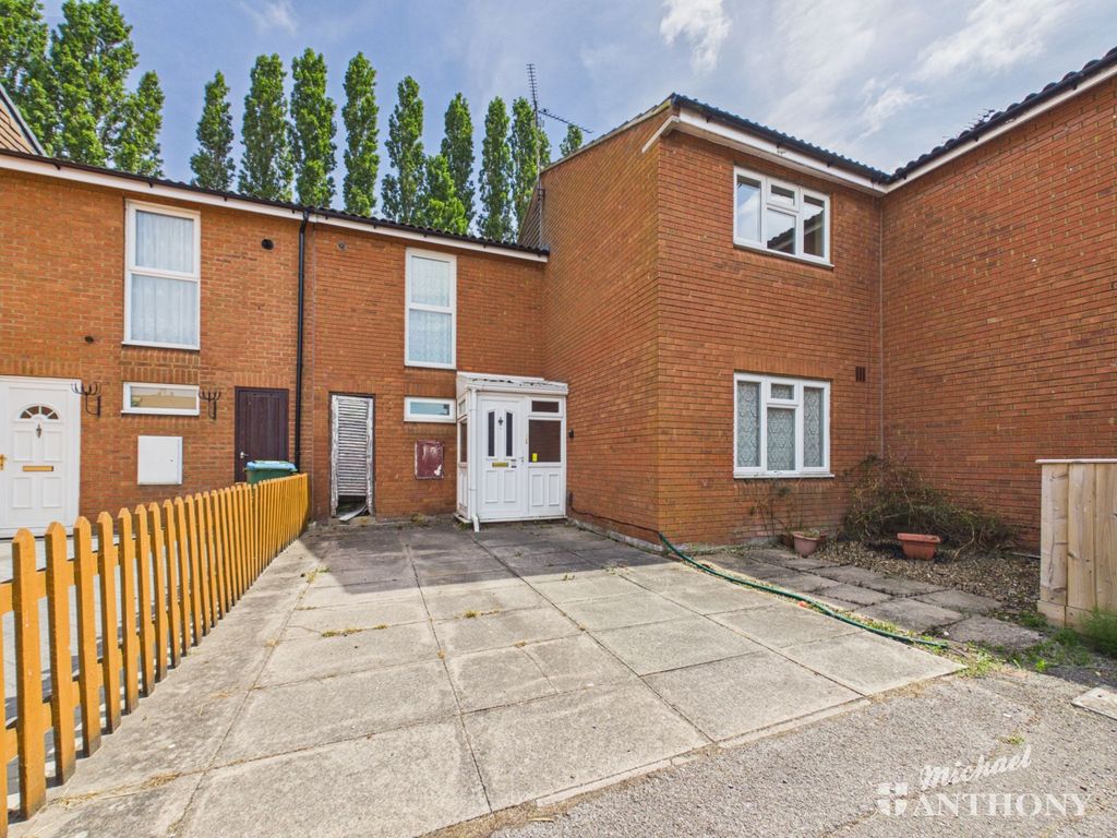 Property photo 1 of 17 Cam03852G0-Pr0717-Still017