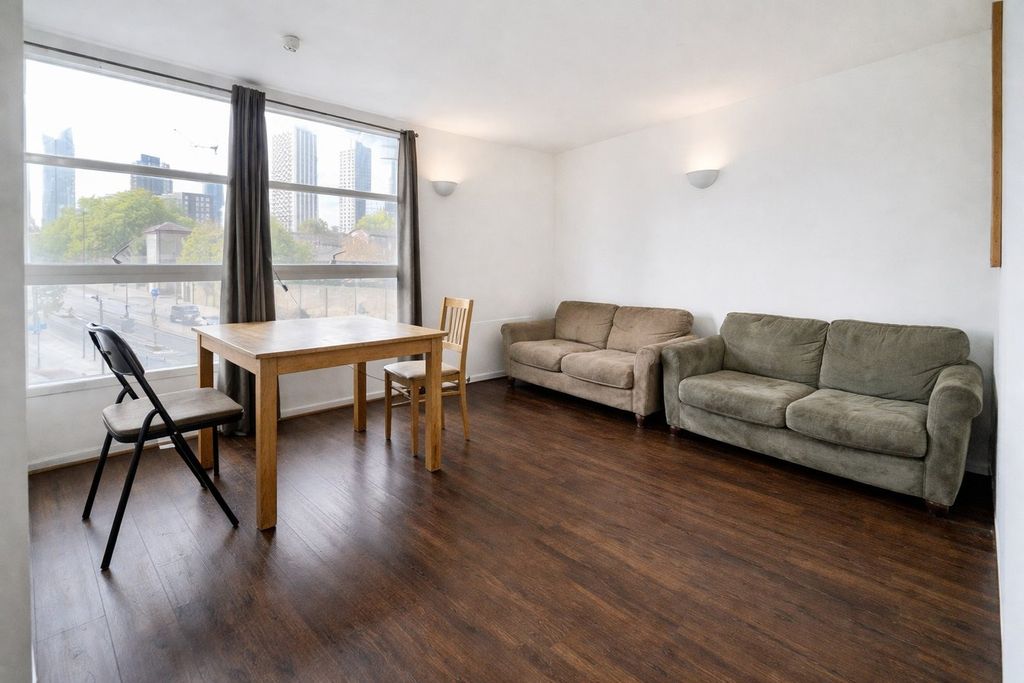 Property photo 3 of 3