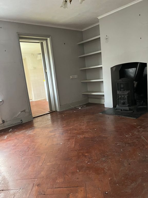 Property photo 2 of 18