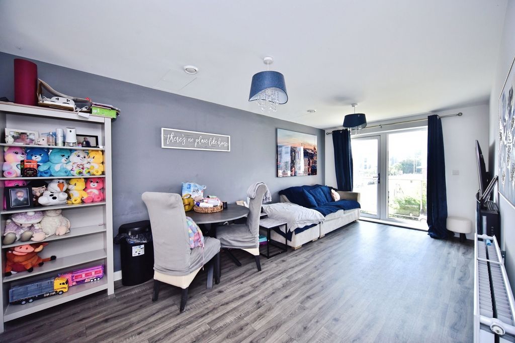 Property photo 2 of 11 Pbox-Img.Jpg