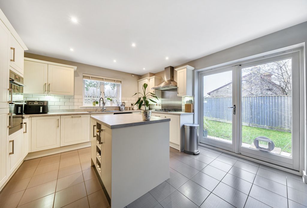 Property photo 3 of 19 Picture 3