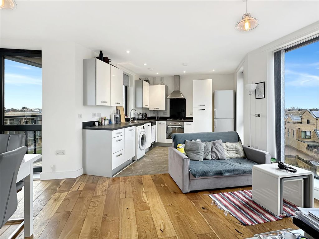 Property photo 3 of 12 Img (7).Jpg