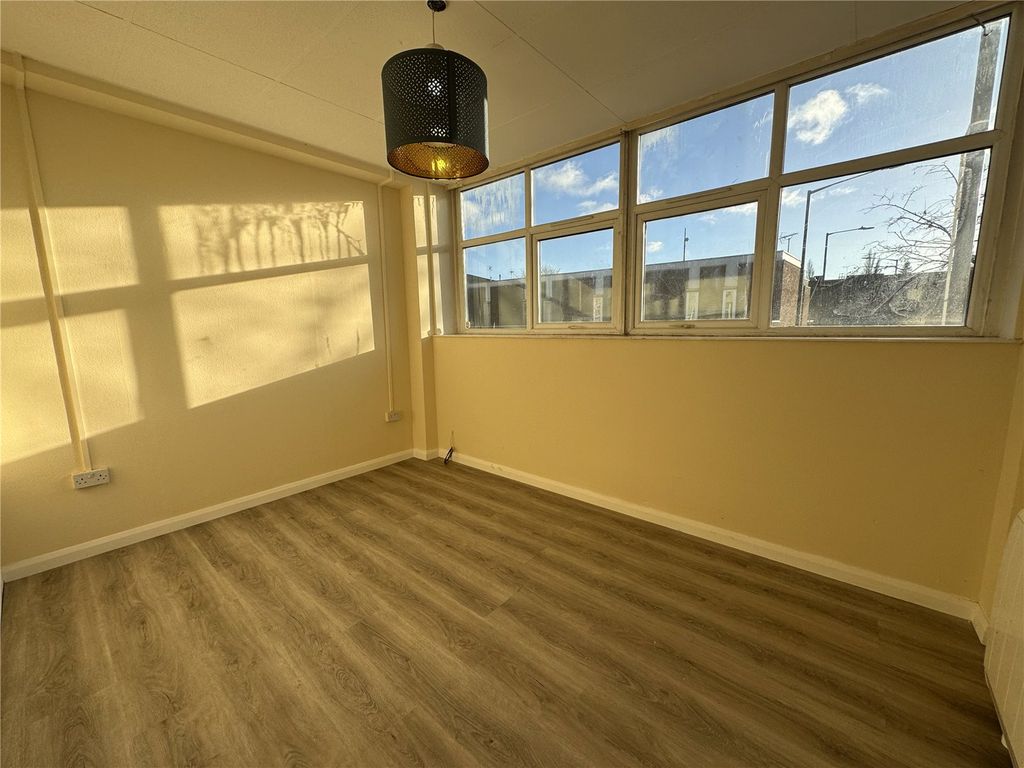 Property photo 2 of 10 Picture No. 16