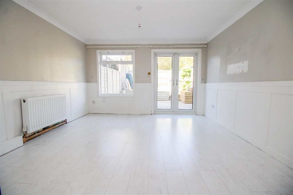 Property photo 2 of 16 Img_4947.Jpg