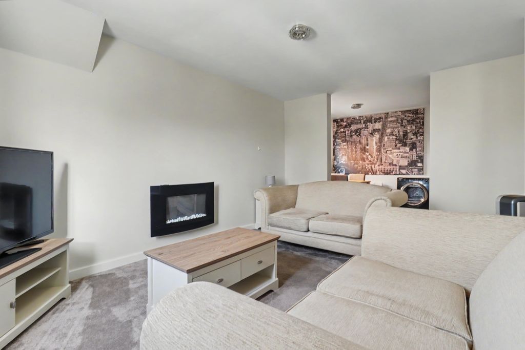 Property photo 2 of 12 2- Rob Hammond Ewemove Pontefract