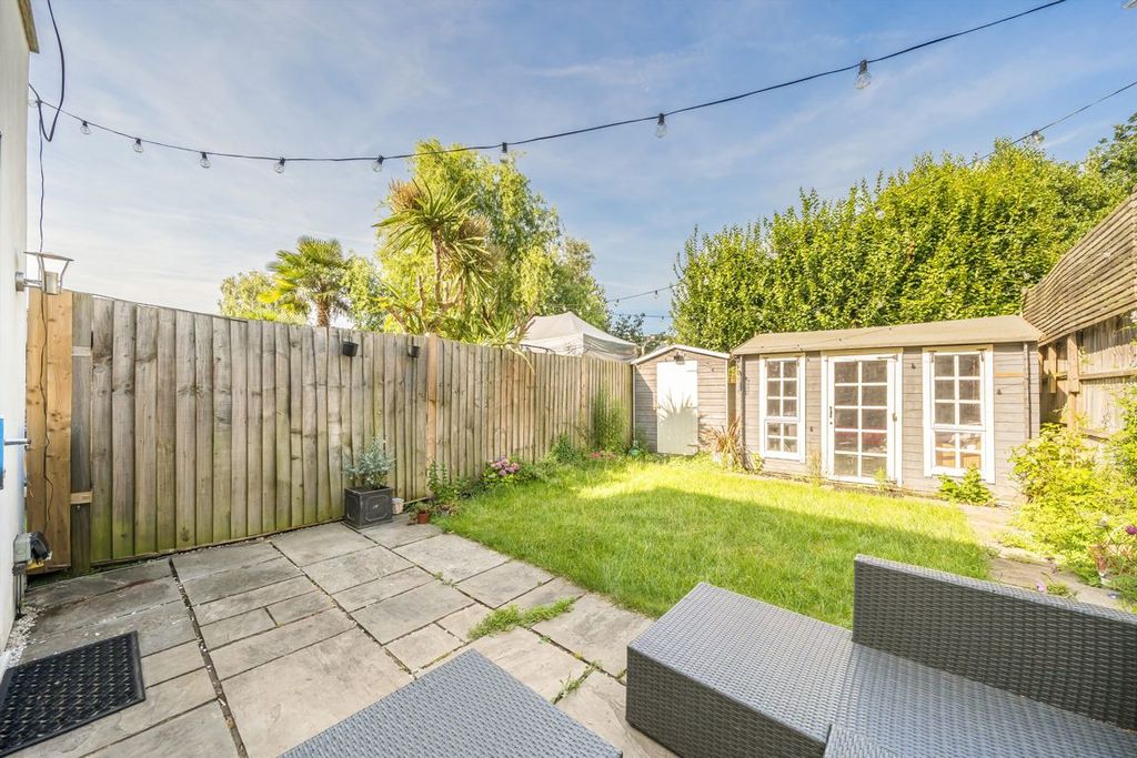 Property photo 2 of 6