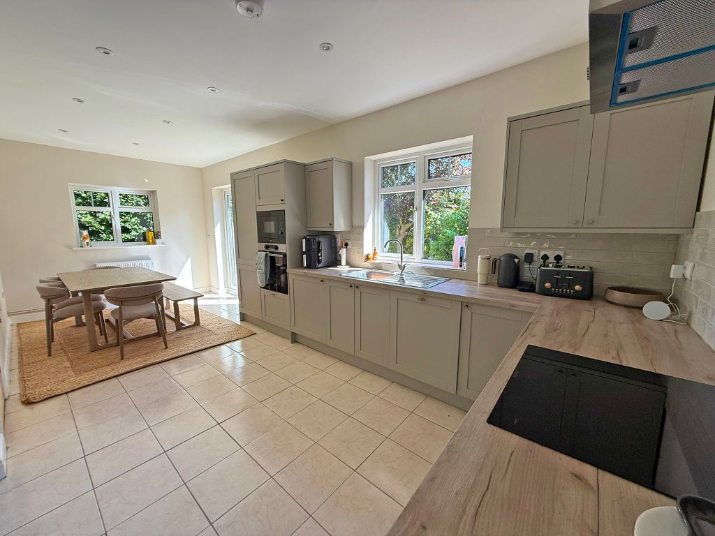 Property photo 3 of 13 Img_5394