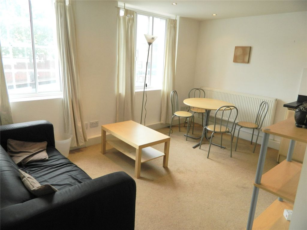 Property photo 2 of 10 Picture No. 18