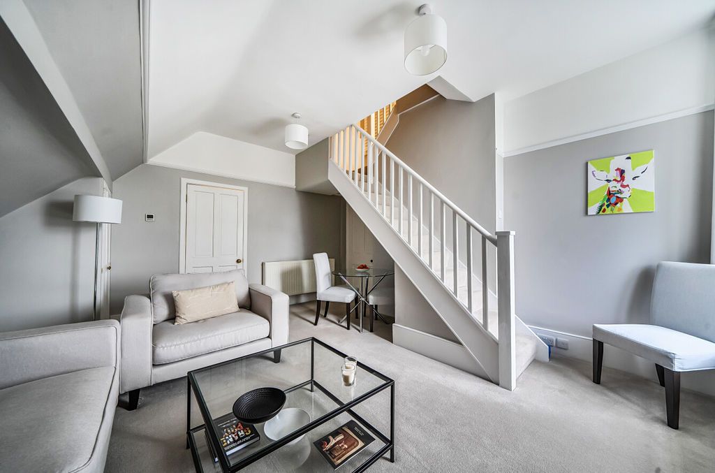 Property photo 3 of 16 Photo 8