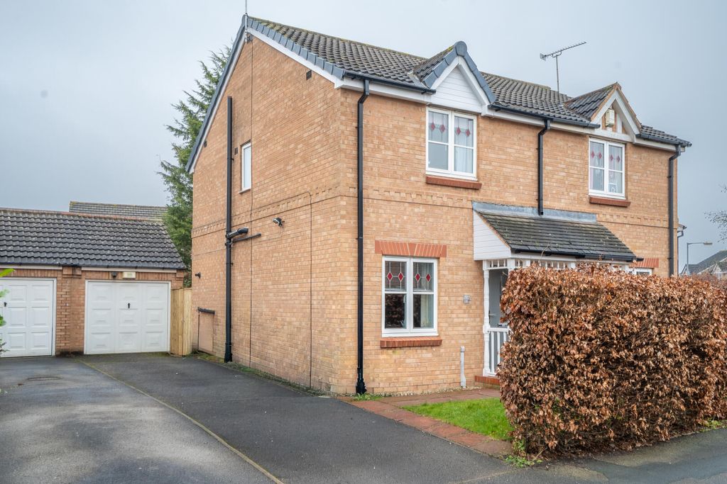 Property photo 1 of 14 Front (Exterior)