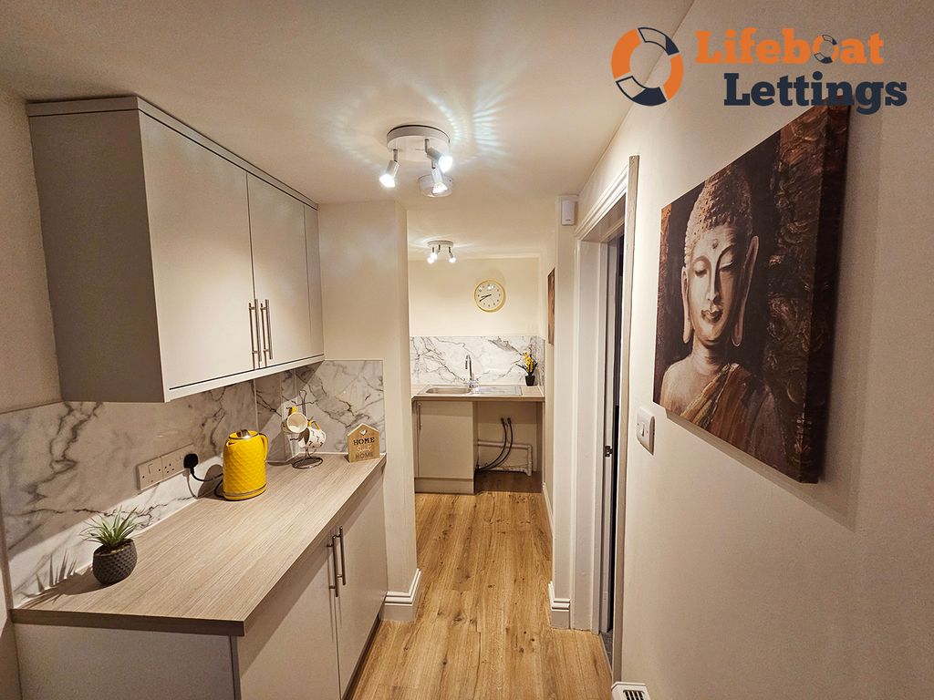 Property photo 3 of 9 Entrance