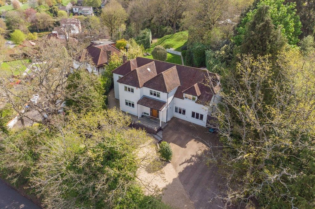 Property photo 1 of 27