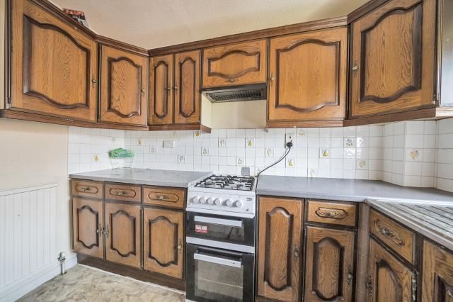 Property photo 2 of 10 Kitchen