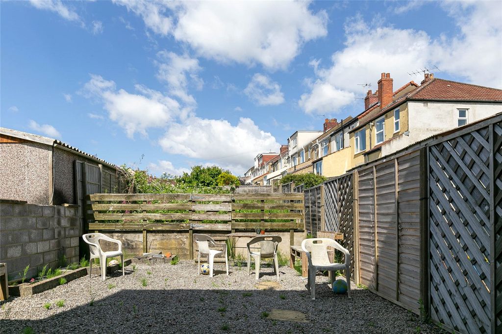 Property photo 2 of 23 Picture No. 05