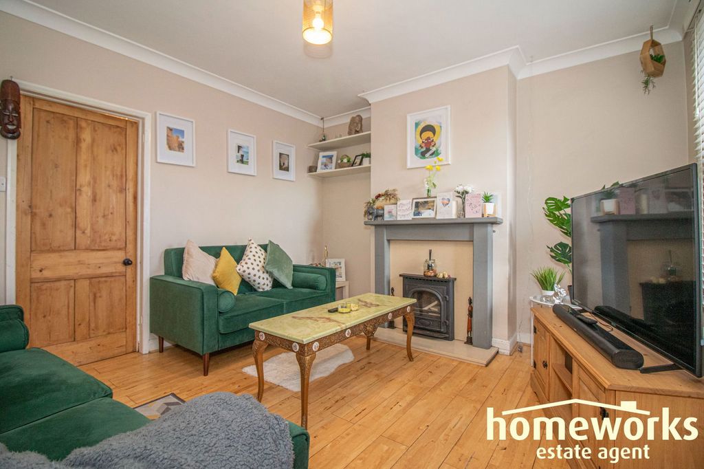 Property photo 2 of 11