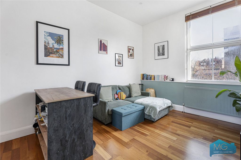 Property photo 2 of 15 Picture No. 10