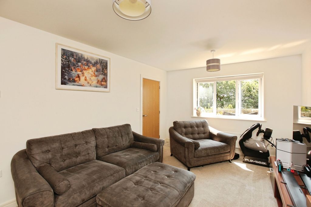 Property photo 2 of 20 Pbox-Img.Jpg