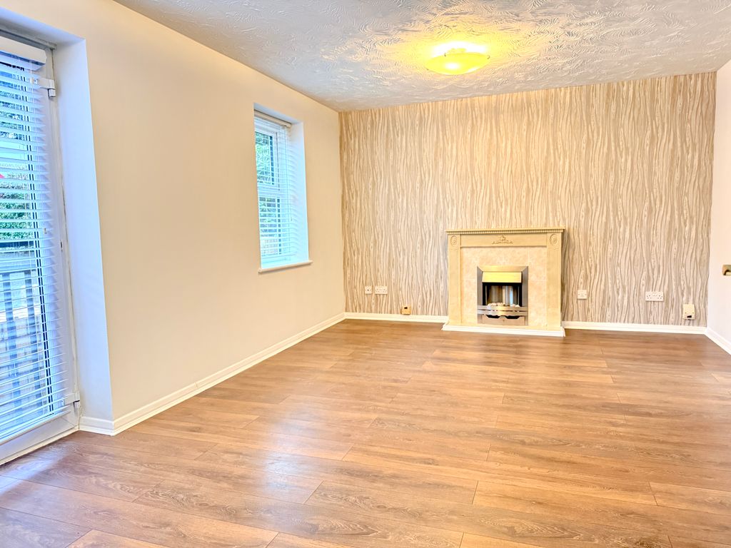 Property photo 2 of 9 Lounge