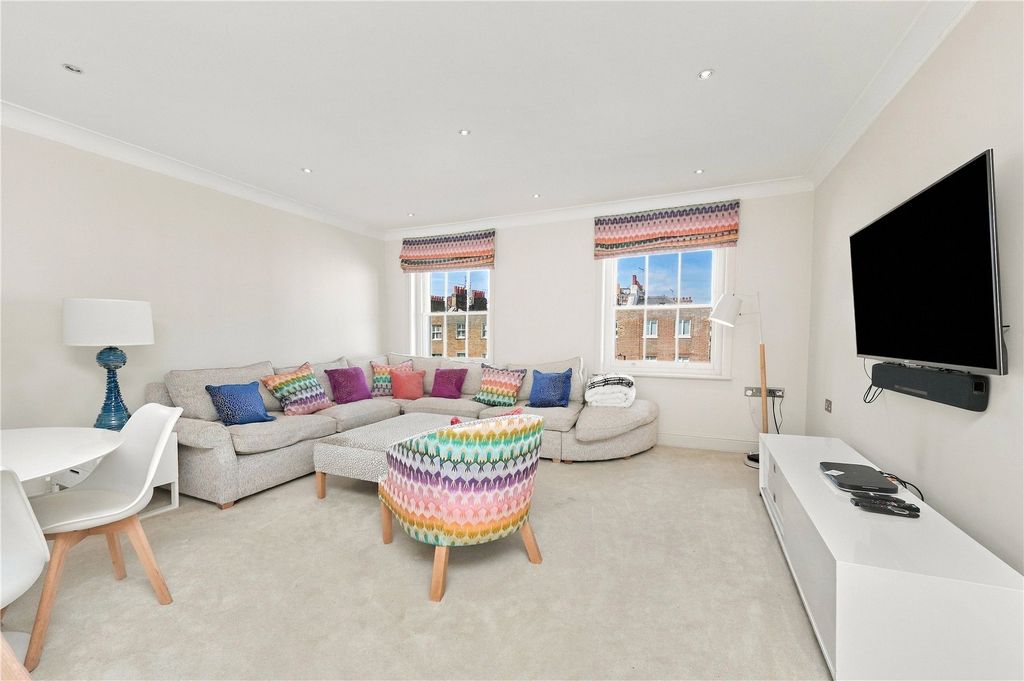 Property photo 2 of 28