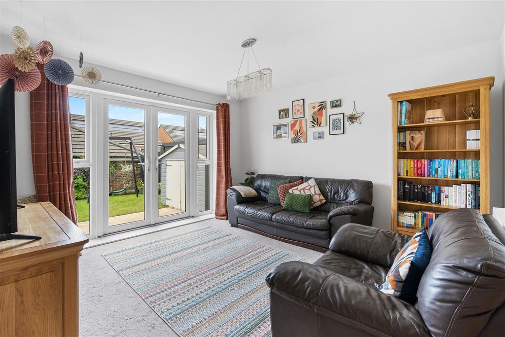 Property photo 3 of 34