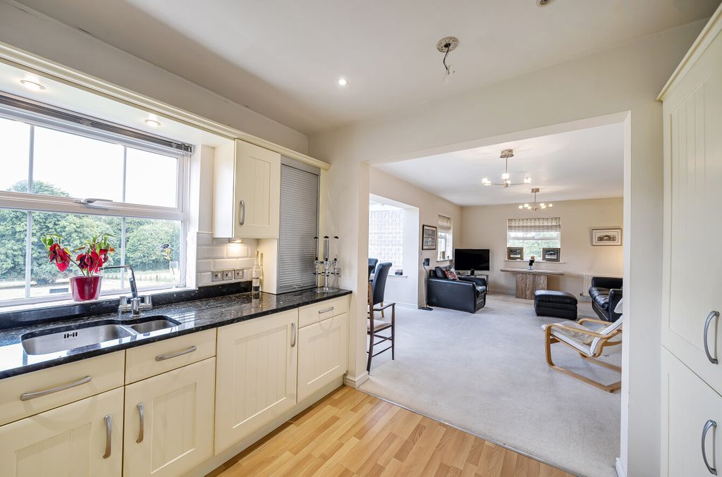 Property photo 2 of 19 Picture 2