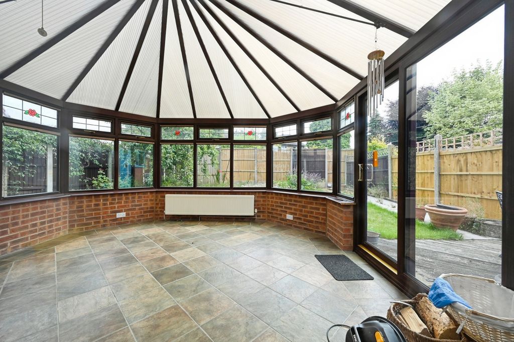 Property photo 2 of 19 Conservatory