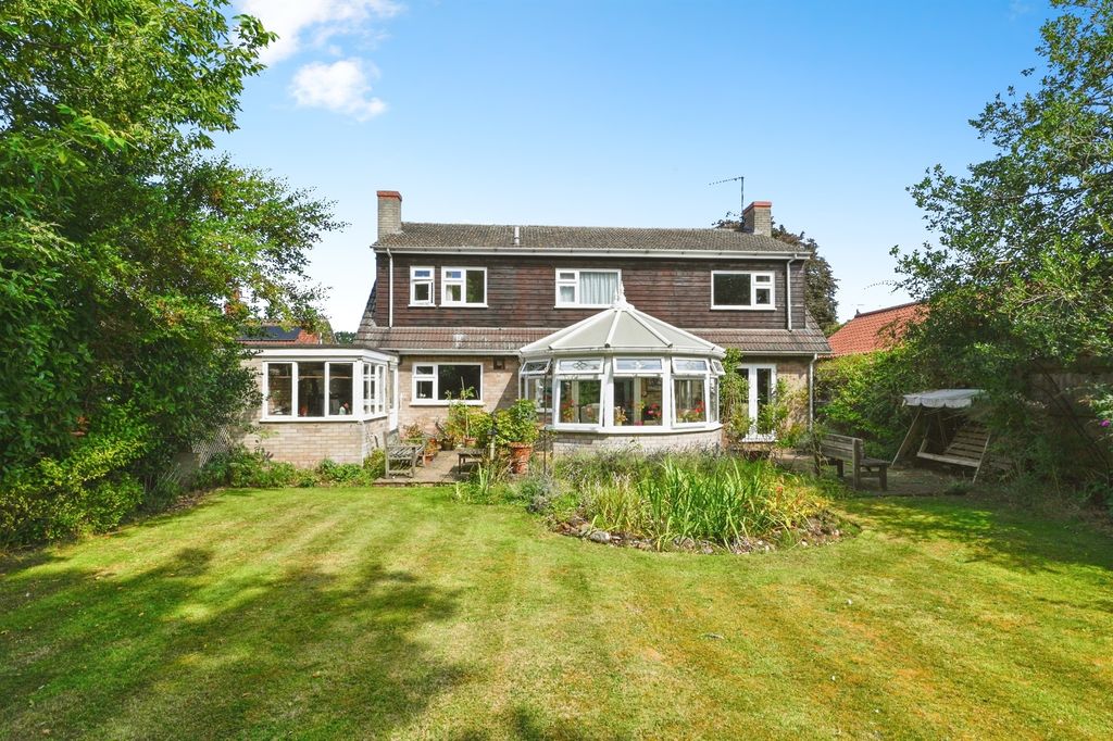 Property photo 1 of 17