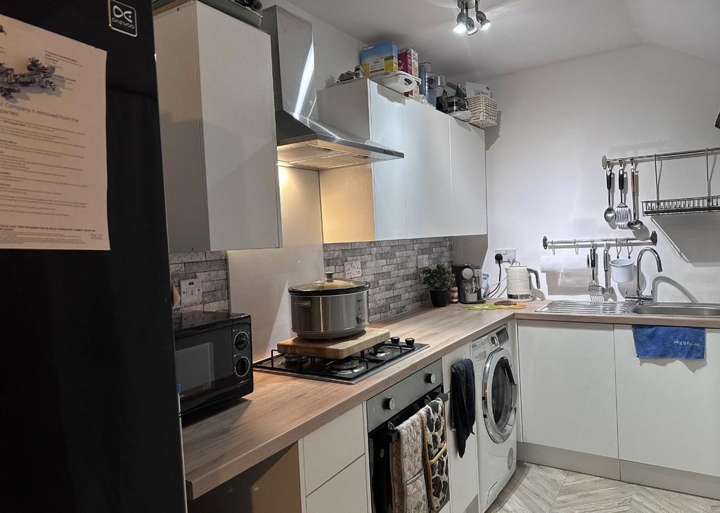 Property photo 2 of 13 Kitchen