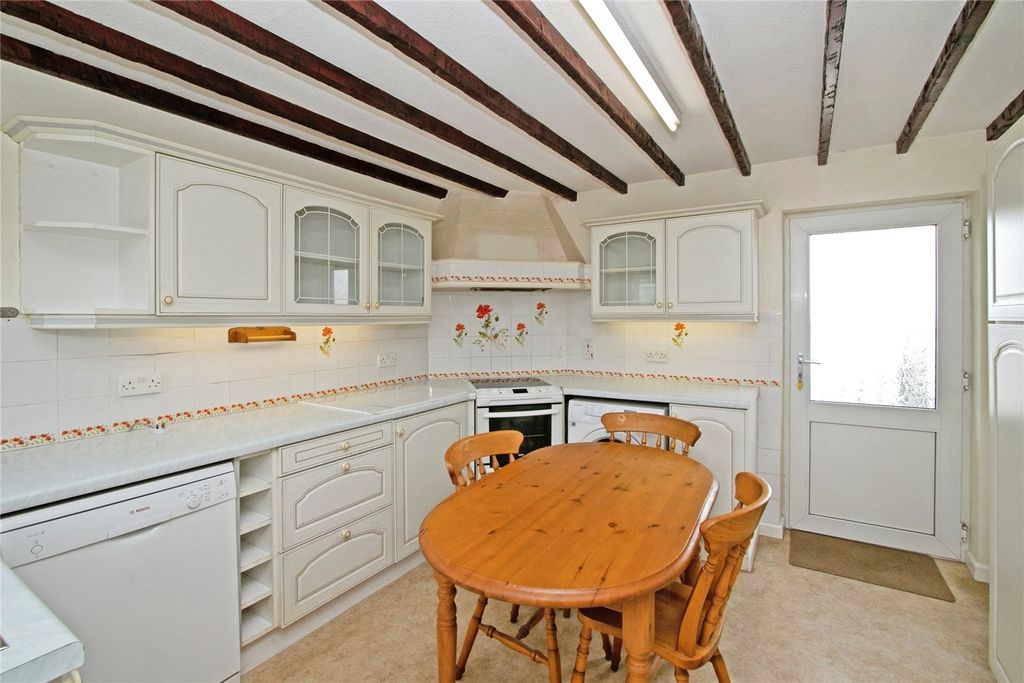 Property photo 2 of 16 Picture No. 10