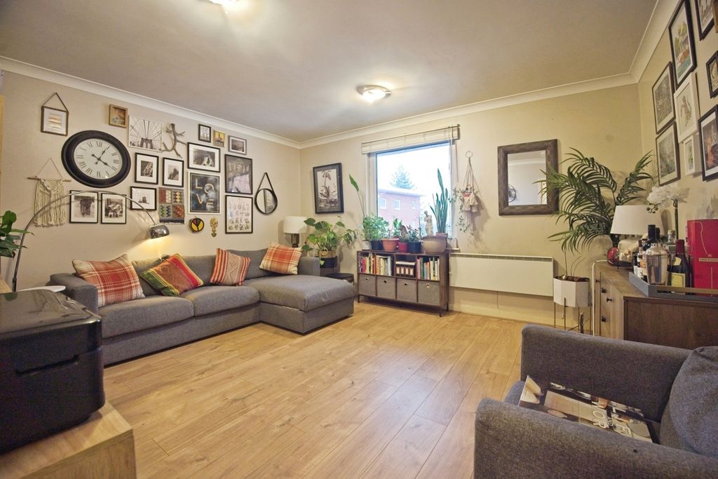 Property photo 1 of 13 Living/Dining Area