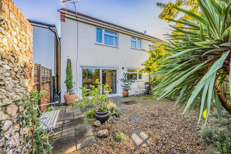 Property photo 1 of 23 Photo 24