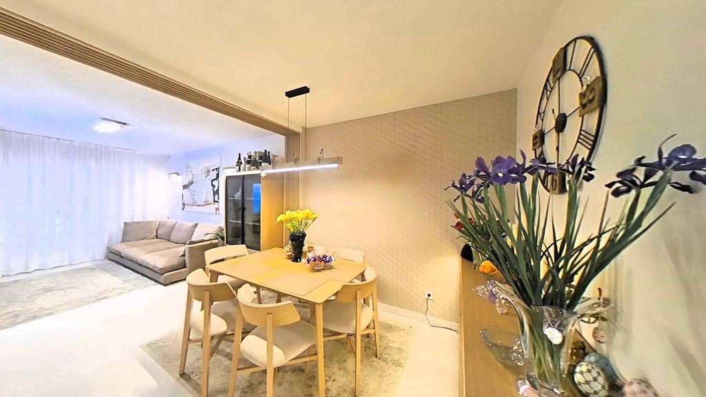 Property photo 1 of 50