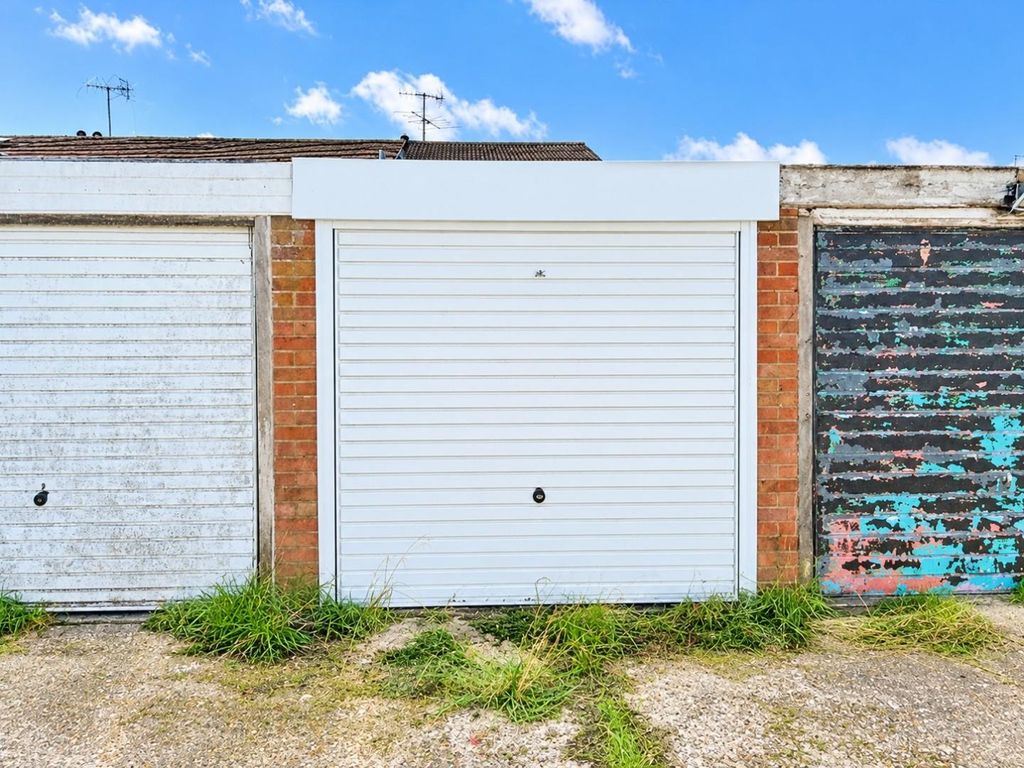 Property photo 1 of 3 Bright.Jpg