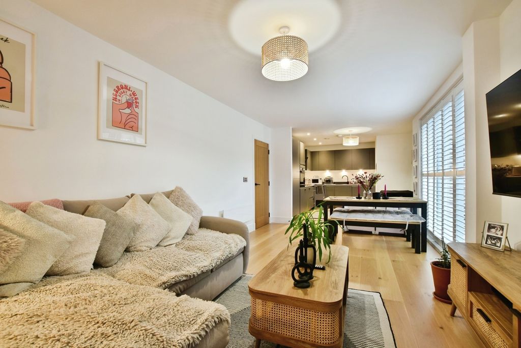 Property photo 3 of 17 Photo