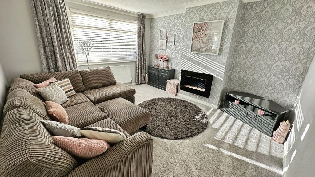 Property photo 2 of 20 197265A5-Img_9758.Jpg