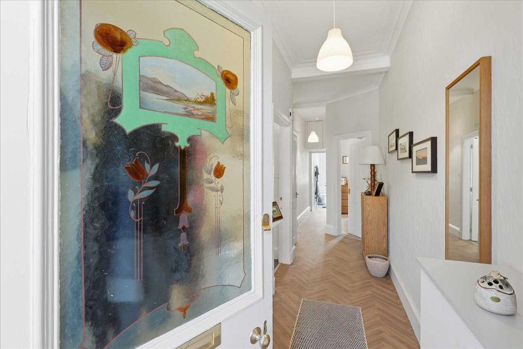 Property photo 2 of 19 Hallway