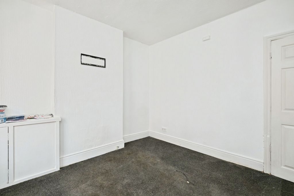 Property photo 3 of 19 Pbox-Img.Jpg