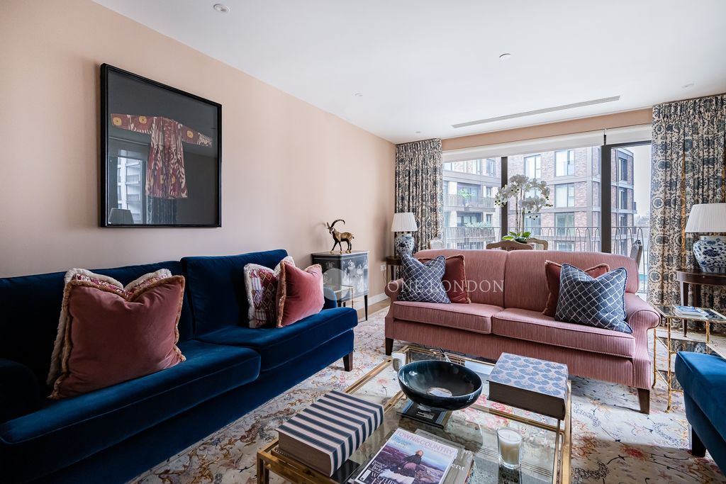 Property photo 3 of 42