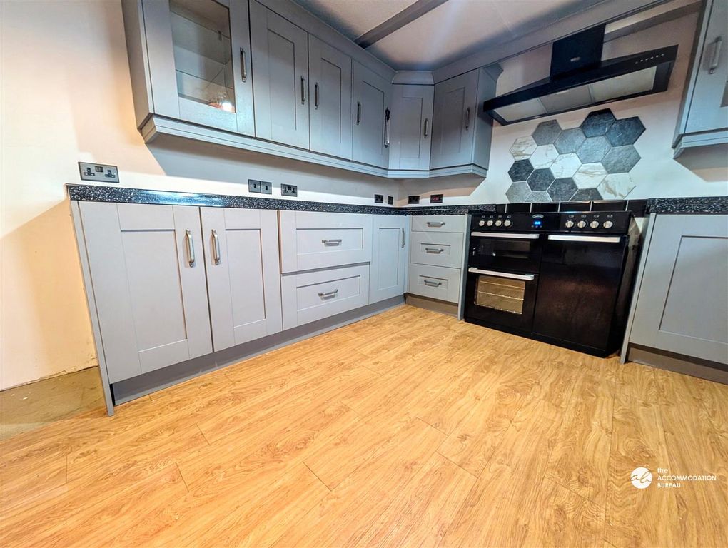 Property photo 2 of 19 Kitchen