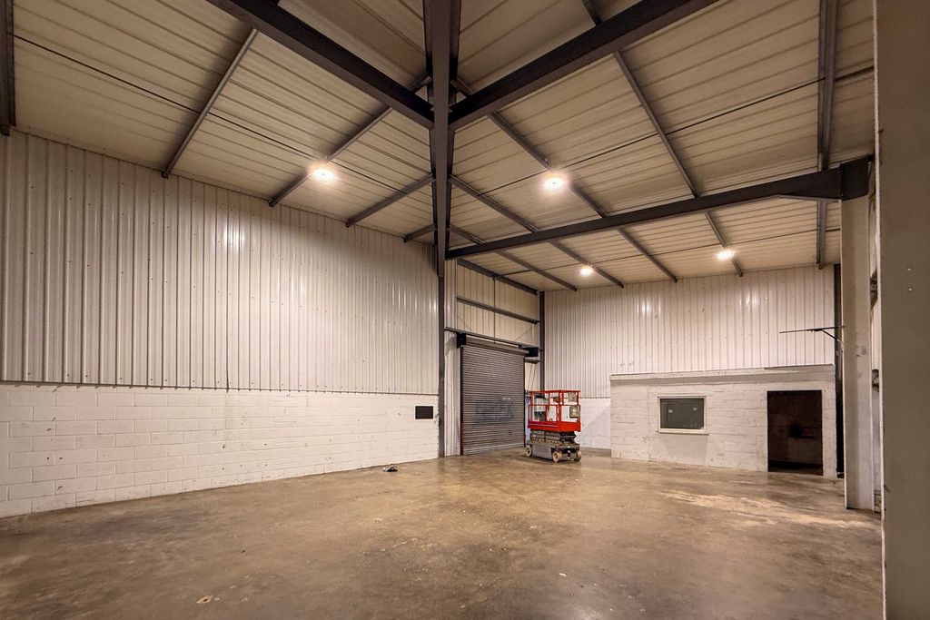 Property photo 3 of 6