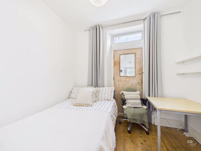 Property photo 3 of 9 Bedroom