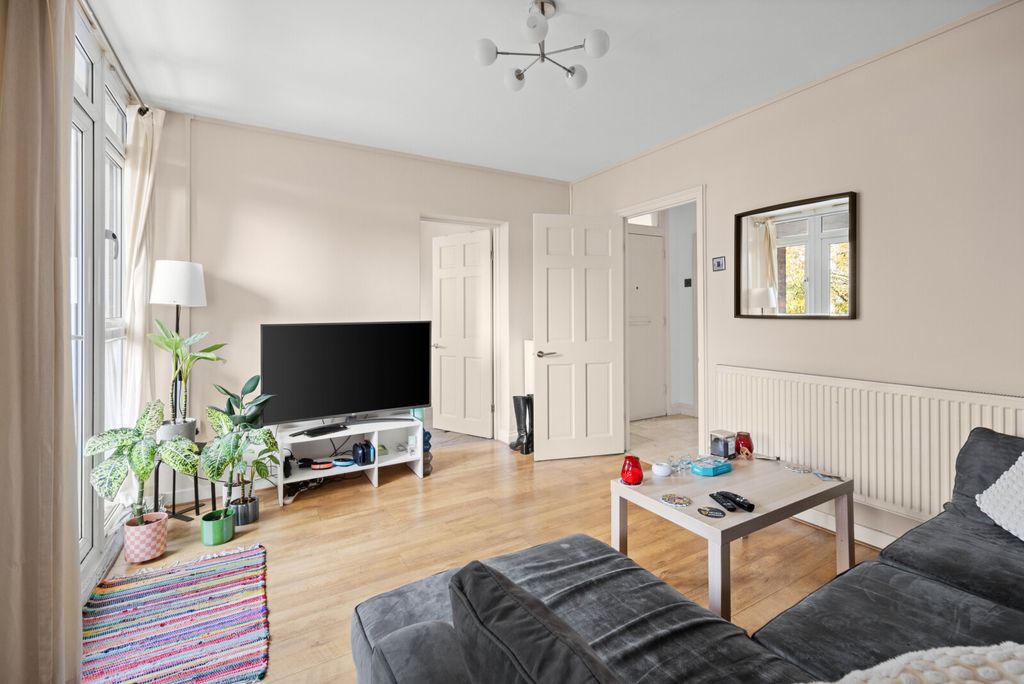 Property photo 2 of 7 Picture No. 24