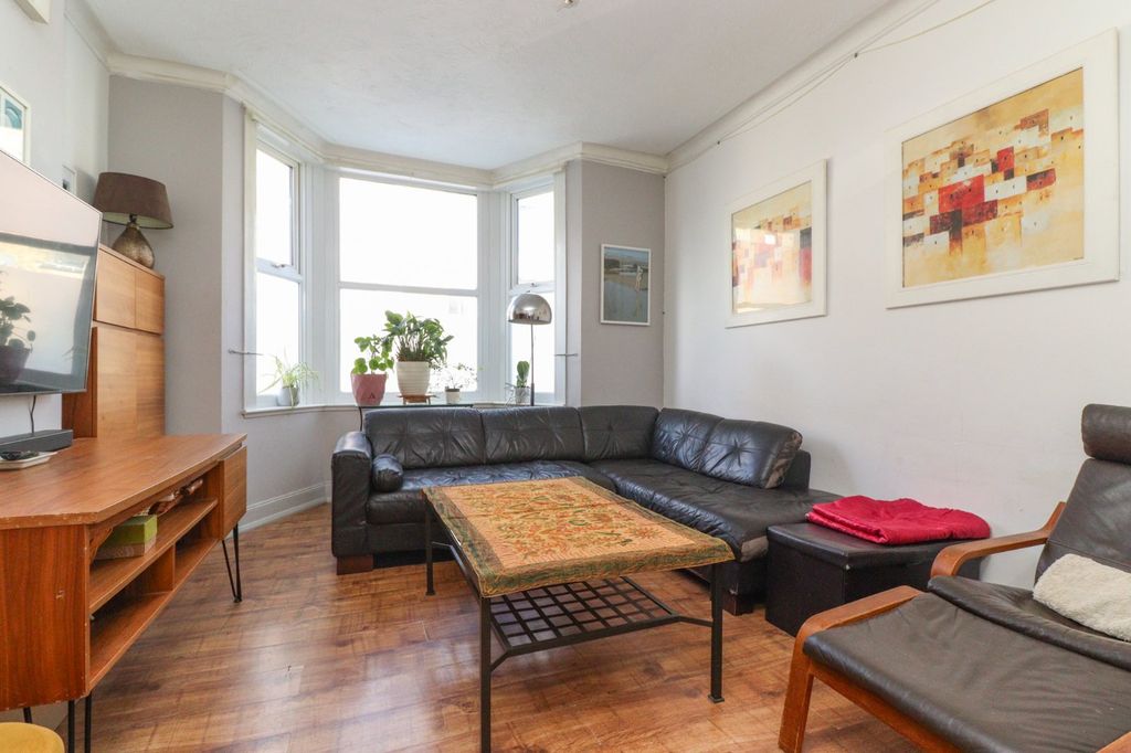 Property photo 2 of 13 Picture 2