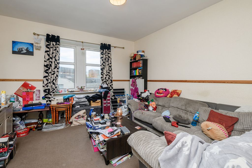 Property photo 2 of 19