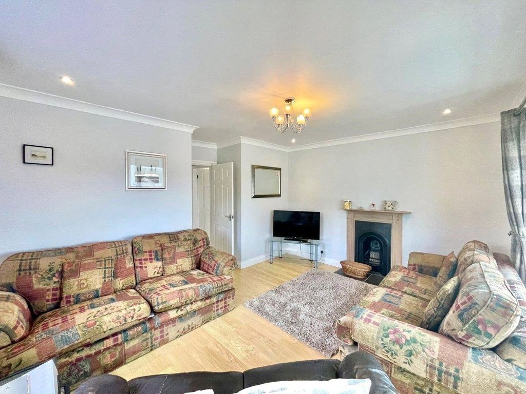 Property photo 2 of 10 Picture No. 17