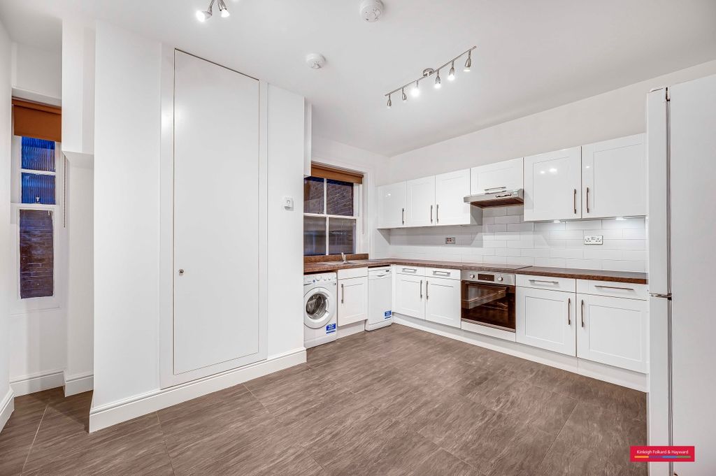 Property photo 2 of 19 Kitchen