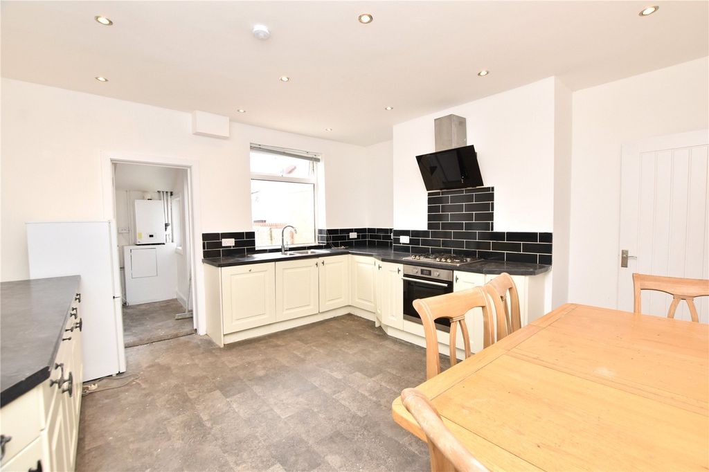 Property photo 3 of 14 Kitchen Diner